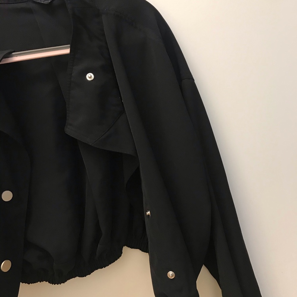 black jacket - Picture 3 of 3